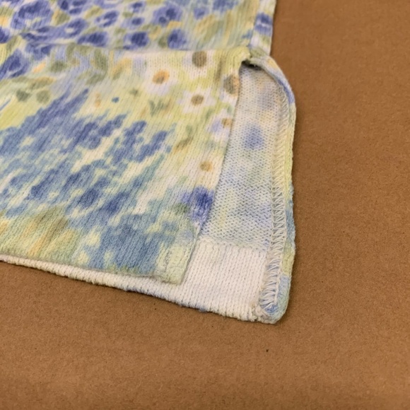 Gabriella T women’s shirt - Picture 5 of 9